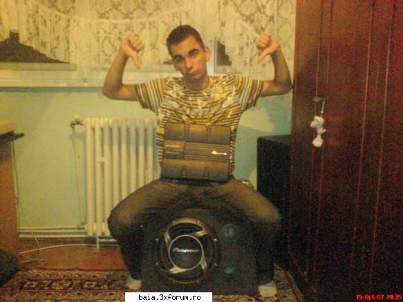 andrey = `just4fun`  :hi:  :rotfl:  :hi: cate un salut